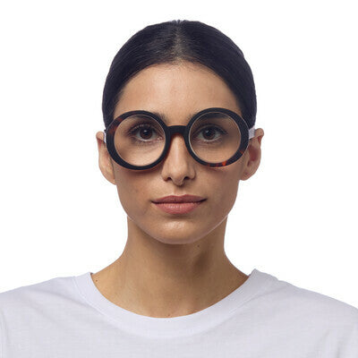 OKKIA -Laura reading Big Round - OK024B3H OKKIA -Laura reading Big Round - OK024B3H