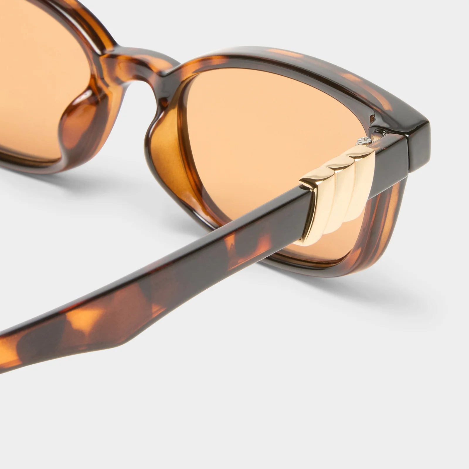 Le Specs CONFIDENTIAL | DARK TORT Le Specs CONFIDENTIAL | DARK TORT