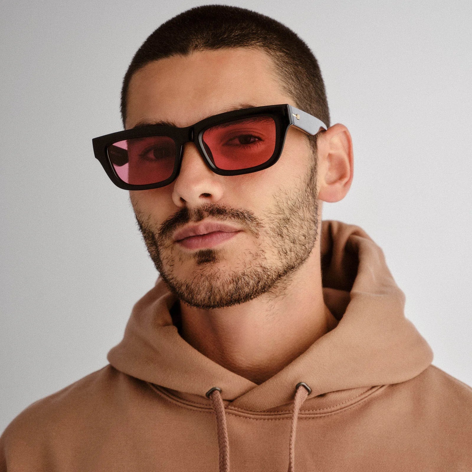 Le Specs LE CASTLE LSP2552249 - Black/Crimson Tint Le Specs LE CASTLE LSP2552249 - Black/Crimson Tint