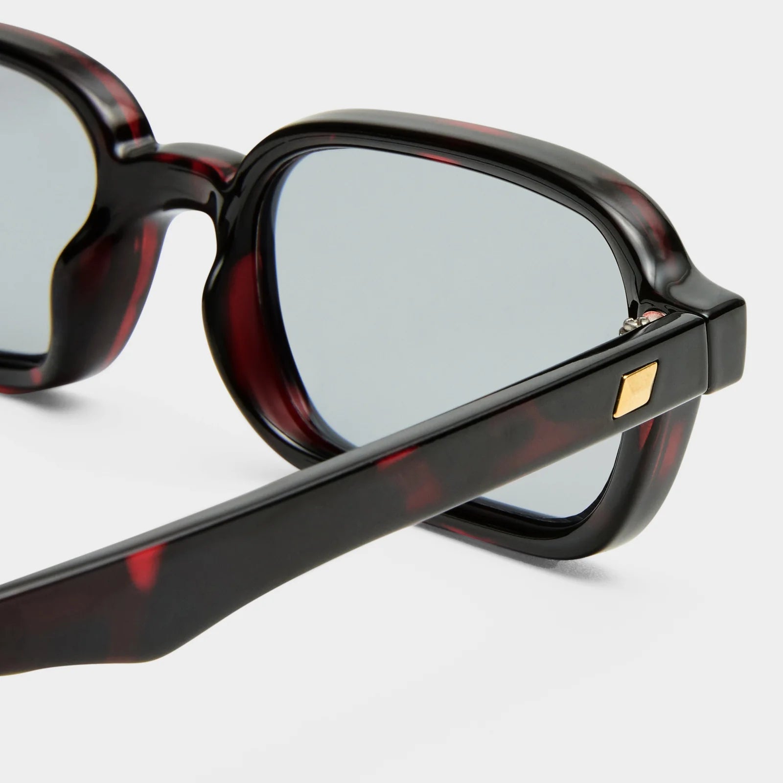 Le Specs Pilferer - Cherry Tort Le Specs Pilferer - Cherry Tort