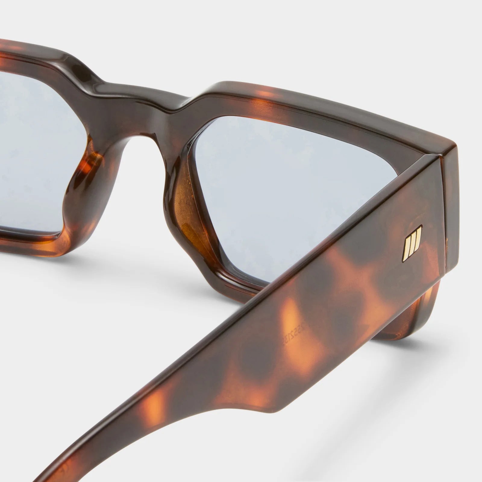 Le Specs CONTEMPLATION | SUPER DARK TORT Le Specs CONTEMPLATION | SUPER DARK TORT